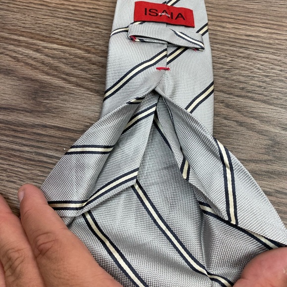ISAIA 7 Fold Silver w/ Black & White Stripe Tie - Picture 4 of 7
